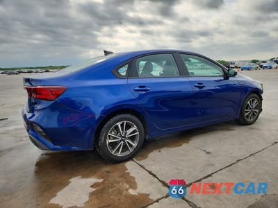 Trzecie zdjęcie samochodu z tyłu: 2024 KIA FORTE LXS VIN:3KPF24AD3RE808618 - miniatura