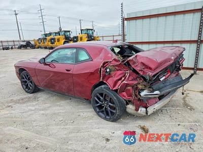 Drugie zdjęcie samochodu z przodu: 2021 DODGE CHALLENGER SXT VIN:2C3CDZAG8MH560825 - miniatura
