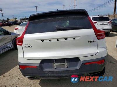 Zdjęcie 6 z 13 samochodu: 2019 VOLVO XC40 T5 R-DESIGN VIN:YV4162UM2K2130331 - miniatura