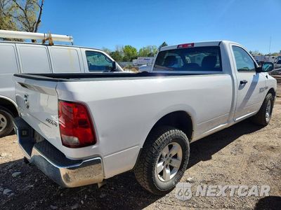 Trzecie zdjęcie samochodu z tyłu: 2018 RAM 1500 ST VIN:3C6JR7DT9JG243009 - miniatura