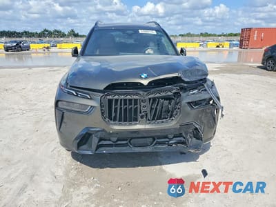 Piąte zdjęcie samochodu w środku: 2025 BMW X7 XDRIVE40I VIN:5UX23EM04S9Y67938 - miniatura