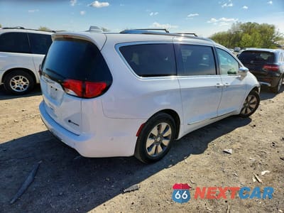Trzecie zdjęcie samochodu z tyłu: 2018 CHRYSLER PACIFICA HYBRID LIMITED VIN:2C4RC1N74JR212806 - miniatura