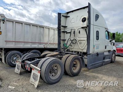 Czwarte zdjęcie samochodu z boku: 2022 FREIGHTLINER CASCADIA 126 SEMI TRUCK VIN:3AKJHHDR9NSNK4321 - miniatura