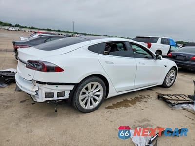 Trzecie zdjęcie samochodu z tyłu: 2018 TESLA MODEL S VIN:5YJSA1E29JF268778 - miniatura