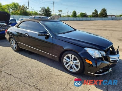 Czwarte zdjęcie samochodu z boku: 2011 MERCEDES-BENZ E 350 VIN:WDDKK5GF0BF100955 - miniatura