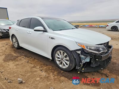 Czwarte zdjęcie samochodu z boku: 2018 KIA OPTIMA EX VIN:5XXGU4L32JG227948 - miniatura