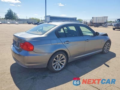 Trzecie zdjęcie samochodu z tyłu: 2011 BMW 328 XI VIN:WBAPK7G55BNN49182 - miniatura