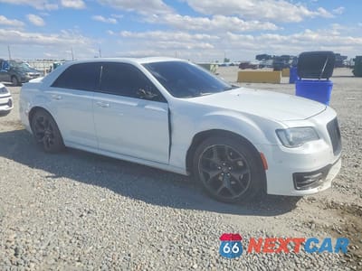 Czwarte zdjęcie samochodu z boku: 2021 CHRYSLER 300 S VIN:2C3CCABT2MH507019 - miniatura