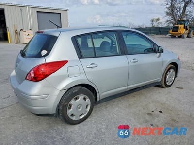Trzecie zdjęcie samochodu z tyłu: 2009 NISSAN VERSA 1.8 S VIN:3N1BC13E39L360282 - miniatura