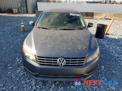 Piąte zdjęcie samochodu w środku: 2013 VOLKSWAGEN PASSAT SE VIN:1VWBN7A32DC126163 - miniatura