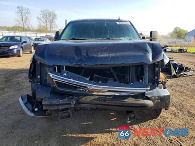 Piąte zdjęcie samochodu w środku: 2011 CHEVROLET SUBURBAN K2500 LS VIN:1GNWKLEG6BR122928 - miniatura