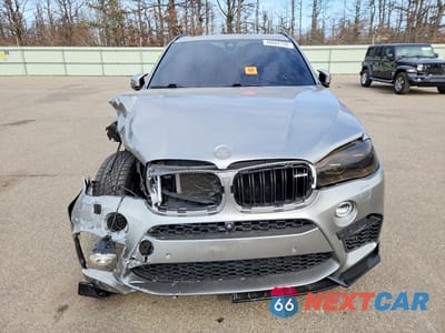 Piąte zdjęcie samochodu w środku: 2016 BMW X5 M VIN:5YMKT6C58G0R79360 - miniatura