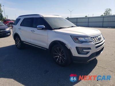 Czwarte zdjęcie samochodu z boku: 2017 FORD EXPLORER PLATINUM VIN:1FM5K8HT7HGB75888 - miniatura