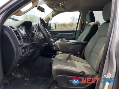 Zdjęcie 7 z 12 samochodu: 2020 RAM 1500 BIG HORN VIN:1C6SRFBT5LN162651 - miniatura