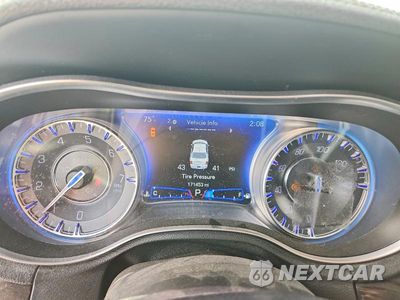 Zdjęcie 9 z 12 samochodu: 2019 CHRYSLER 300 LIMITED VIN:2C3CCAEG8KH631341 - miniatura