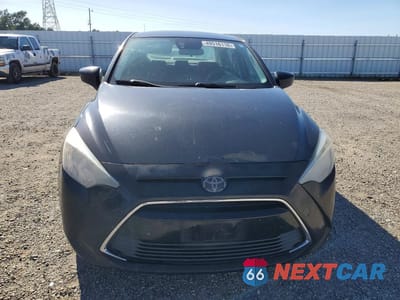 Piąte zdjęcie samochodu w środku: 2017 TOYOTA YARIS IA BASE VIN:3MYDLBYV9HY185253 - miniatura