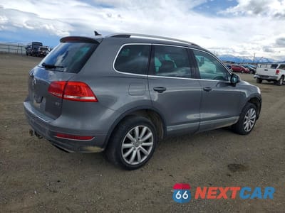 Trzecie zdjęcie samochodu z tyłu: 2011 VOLKSWAGEN TOUAREG V6 VIN:WVGFF9BP3BD002243 - miniatura