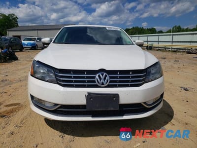 Piąte zdjęcie samochodu w środku: 2014 VOLKSWAGEN PASSAT SEL VIN:1VWCT7A34EC087779 - miniatura
