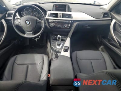 Zdjęcie 8 z 12 samochodu: 2017 BMW 320 I VIN:WBA8E1G30HNU18239 - miniatura