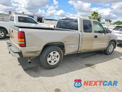 Trzecie zdjęcie samochodu z tyłu: 2002 GMC NEW SIERRA C1500 VIN:2GTEC19T121153915 - miniatura