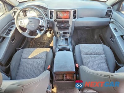 Zdjęcie 8 z 12 samochodu: 2009 JEEP GRAND CHEROKEE LAREDO VIN:1J8GS48K89C523678 - miniatura