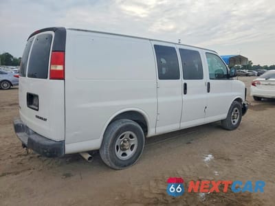 Trzecie zdjęcie samochodu z tyłu: 2004 CHEVROLET EXPRESS G1500 DELIVERY VAN VIN:1GCFG15T941115520 - miniatura