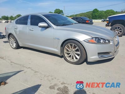 Czwarte zdjęcie samochodu z boku: 2012 JAGUAR XF VIN:SAJWA0FBXCLS36160 - miniatura
