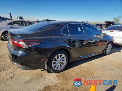 Trzecie zdjęcie samochodu z tyłu: 2021 TOYOTA CAMRY VIN:4T1C11AKXMU603371 - miniatura