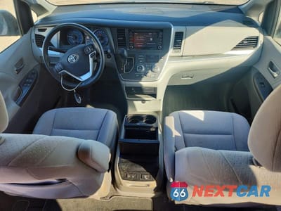 Zdjęcie 8 z 13 samochodu: 2020 TOYOTA SIENNA LE 8-PASSENGER VIN:5TDKZ3DCXLS062561 - miniatura