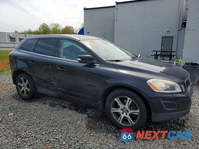 Czwarte zdjęcie samochodu z boku: 2013 VOLVO XC60 T6 VIN:YV4902DZ6D2441506 - miniatura