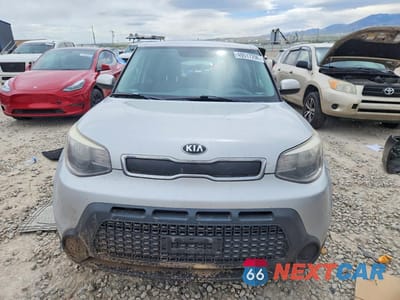 Piąte zdjęcie samochodu w środku: 2016 KIA SOUL BASE VIN:KNDJN2A28G7829854 - miniatura