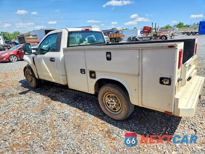Trzecie zdjęcie samochodu z tyłu: 2019 FORD F250 SUPER DUTY VIN:1FDBF2A63KEG24592 - miniatura