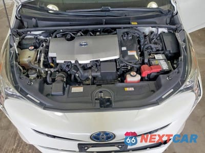 Zdjęcie 11 z 12 samochodu: 2017 TOYOTA PRIUS THREE VIN:JTDKARFU4H3542989 - miniatura