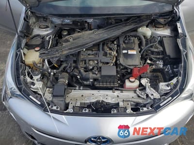 Zdjęcie 11 z 12 samochodu: 2016 TOYOTA PRIUS FOUR VIN:JTDKARFU8G3519276 - miniatura