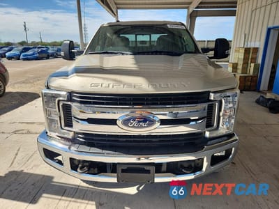 Piąte zdjęcie samochodu w środku: 2018 FORD F250 SUPER DUTY VIN:1FT7W2BT7JEC23768 - miniatura