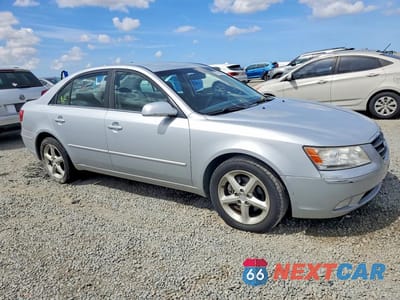 Czwarte zdjęcie samochodu z boku: 2010 HYUNDAI SONATA SE V6 VIN:5NPEU4AF3AH645475 - miniatura