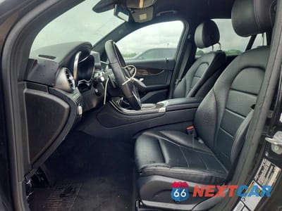 Zdjęcie 7 z 12 samochodu: 2021 MERCEDES-BENZ GLC 300 VIN:W1N0G8DB6MF868781 - miniatura