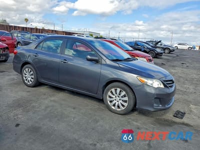Czwarte zdjęcie samochodu z boku: 2013 TOYOTA COROLLA LE VIN:2T1BU4EE7DC952952 - miniatura