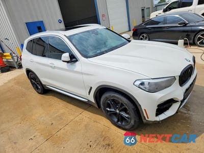 Czwarte zdjęcie samochodu z boku: 2019 BMW X3 SDRIVE30I VIN:5UXTR7C54KLF25102 - miniatura