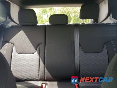 Zdjęcie 10 z 13 samochodu: 2021 JEEP RENEGADE LATITUDE VIN:ZACNJCBB3MPM51973 - miniatura