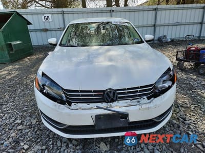 Piąte zdjęcie samochodu w środku: 2015 VOLKSWAGEN PASSAT SE VIN:1VWBV7A38FC045476 - miniatura