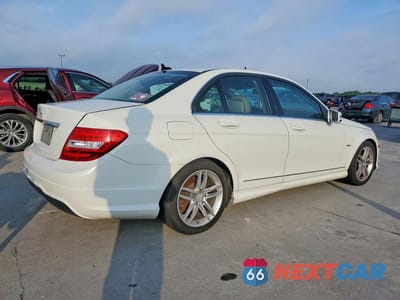 Trzecie zdjęcie samochodu z tyłu: 2012 MERCEDES-BENZ C 250 VIN:WDDGF4HB8CR195278 - miniatura