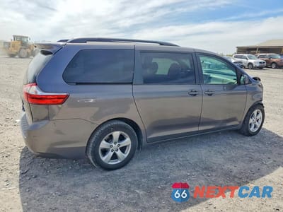 Trzecie zdjęcie samochodu z tyłu: 2015 TOYOTA SIENNA LE 8-PASSENGER VIN:5TDKK3DC3FS630836 - miniatura