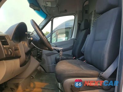 Zdjęcie 7 z 13 samochodu: 2015 MERCEDES BENZ SPRINTER 3500 DELIVERY VAN VIN:WD3PF4CC5FP131803 - miniatura