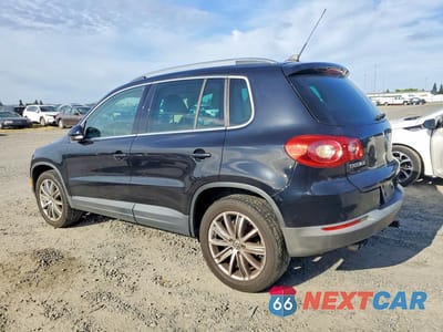 Drugie zdjęcie samochodu z przodu: 2010 VOLKSWAGEN TIGUAN SE VIN:WVGBV7AX8AW001079 - miniatura