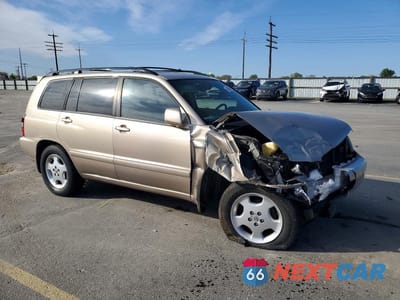 Czwarte zdjęcie samochodu z boku: 2005 TOYOTA HIGHLANDER LIMITED VIN:JTEEP21A050120176 - miniatura