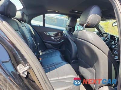 Zdjęcie 10 z 12 samochodu: 2018 MERCEDES-BENZ C 300 4MATIC VIN:55SWF4KB4JU271269 - miniatura