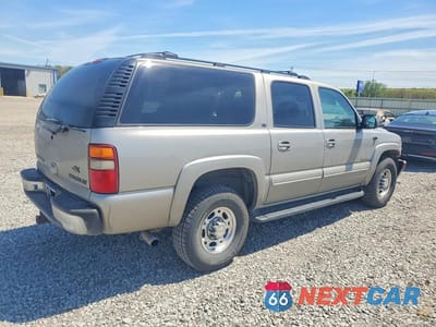 Trzecie zdjęcie samochodu z tyłu: 2000 CHEVROLET SUBURBAN K2500 VIN:3GNGK26U3YG183634 - miniatura