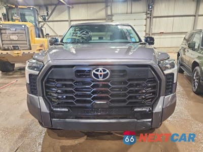 Piąte zdjęcie samochodu w środku: 2024 TOYOTA TUNDRA LIMITED HV VIN:5TFWC5EC8RX005629 - miniatura