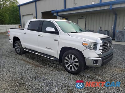 Czwarte zdjęcie samochodu z boku: 2021 TOYOTA TUNDRA LIMITED VIN:5TFHY5F19MX006949 - miniatura